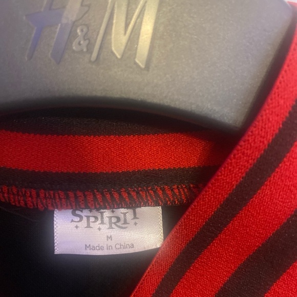 Scream Cheerleader Costume

Spirit Halloween - Picture 4 of 6